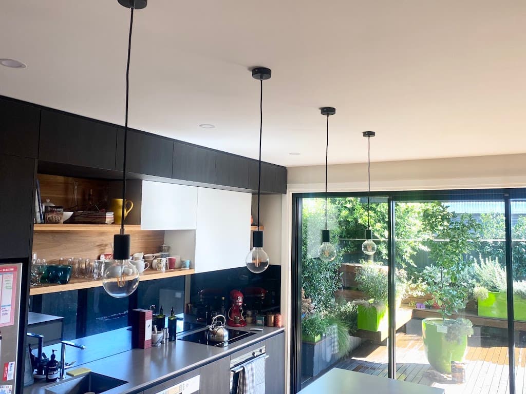 Electrician Melbourne Maes